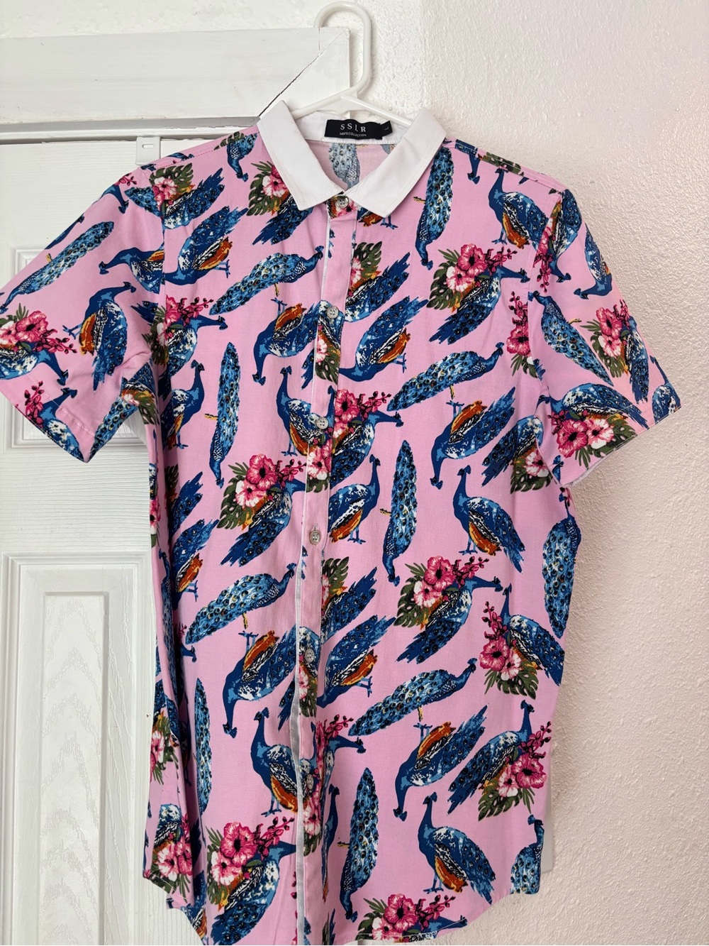 Men’s, size large, Pink Peacock Print Short-Sleeve Button-Down Shirt